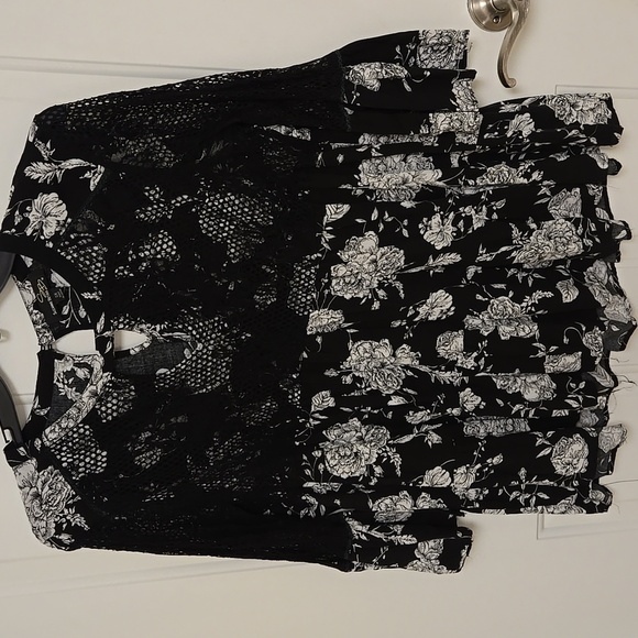 Suzanne Betro Tops - Suzanne Betro shirt